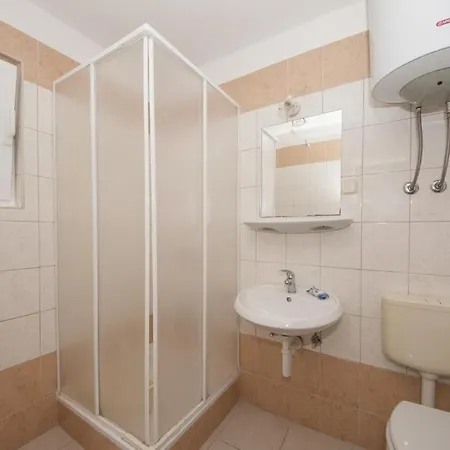 Jasenka Supetar St * Gornji Humac