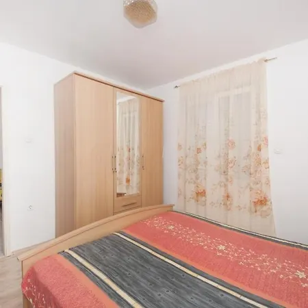Jasenka Supetar St * Gornji Humac